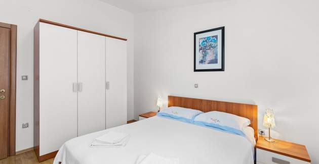 Apartment Noemi I - in der Villa Valtrazza mit Gemeinschaftspool