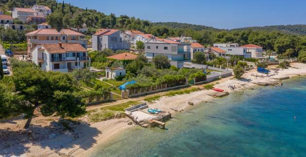 Beachfront Apartments / Appartamento B - Okrug Gornji