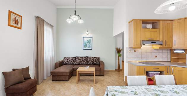 Apartment Noemi III mit 2 Schlafzimmern in der Villa Valtrazza mit Gemeinschaftspool