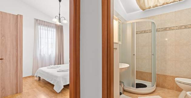 Apartment Noemi III mit 2 Schlafzimmern in der Villa Valtrazza mit Gemeinschaftspool