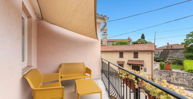 Apartment Noemi III mit 2 Schlafzimmern in der Villa Valtrazza mit Gemeinschaftspool