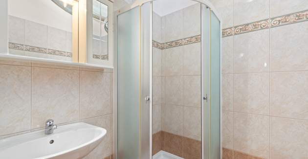 Apartment Noemi III mit 2 Schlafzimmern in der Villa Valtrazza mit Gemeinschaftspool