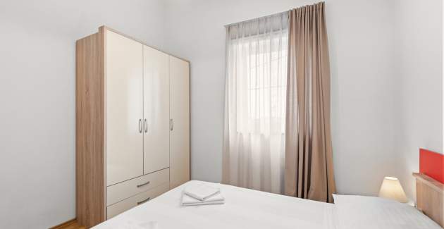 Apartment Noemi III mit 2 Schlafzimmern in der Villa Valtrazza mit Gemeinschaftspool