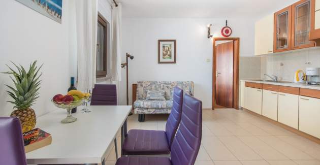 Two-Bedroom Apartment in Villa Anita