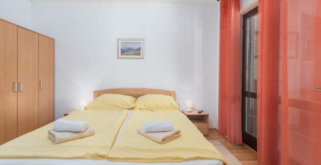 Two-Bedroom Apartment in Villa Anita