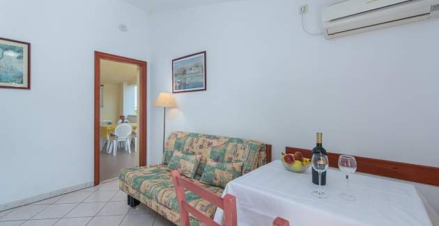 Apartment mit Poolblick in Villa Anita