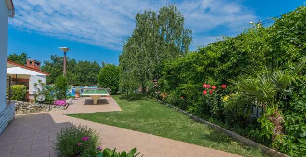 Apartment mit Poolblick in Villa Anita