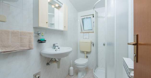Apartment mit Poolblick in Villa Anita