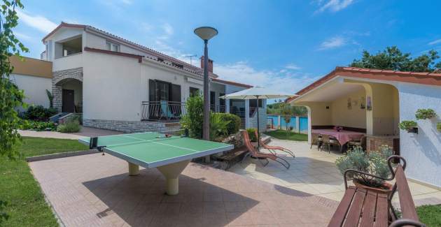 Apartment mit Poolblick in Villa Anita