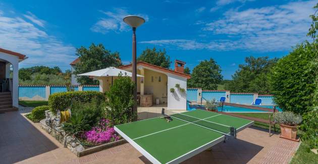 Apartment mit Poolblick in Villa Anita