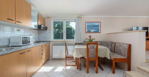 Apartment with Garden View in Villa Anita