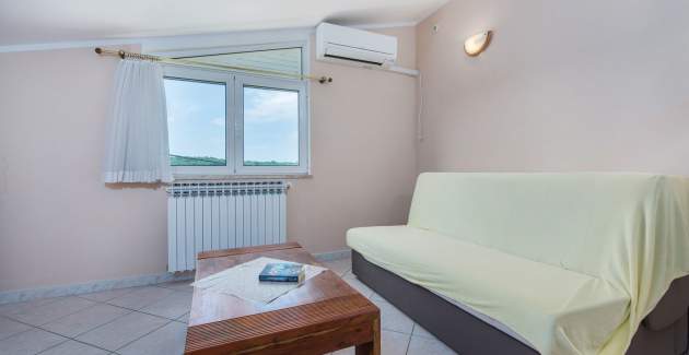 Apartment with Garden View in Villa Anita
