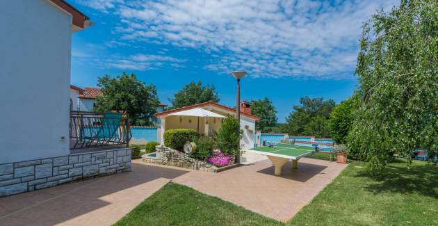 Apartment with Garden View in Villa Anita