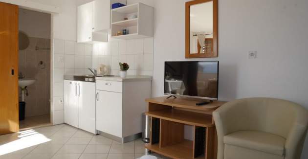 Studio Apartment Jure A5 with Balcony - Jesenice
