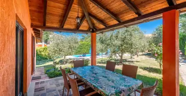 Casa Vacanze Kosuta con Piscina