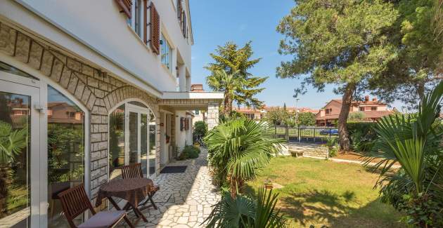 Villa Ladavac / Standard Double Room  S2