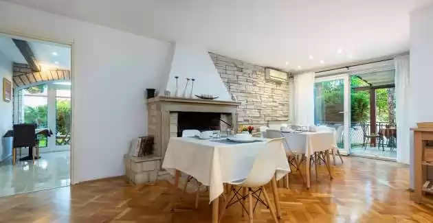 Villa Ladavac / Doppelzimmer mit Balkon S3