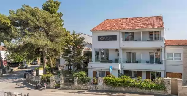 Villa Ladavac / Superior Doppelzimmer mit Balkon S4