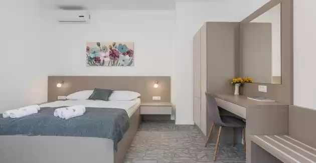 Villa Ladavac / Superior Doppelzimmer mit Balkon S5