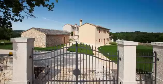 Villa Poropati, Groznjan Countryside Estate, Kids Pool, Weddings