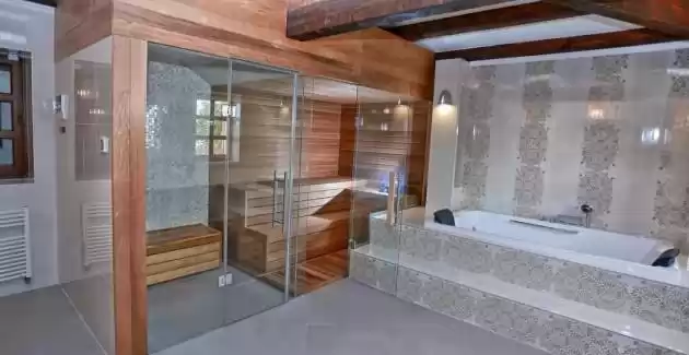 Atemberaubende Villa Carolus