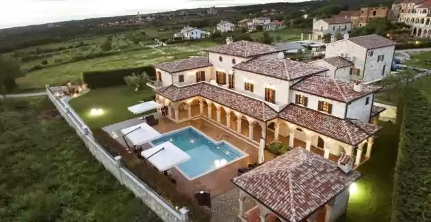 Atemberaubende Villa Carolus