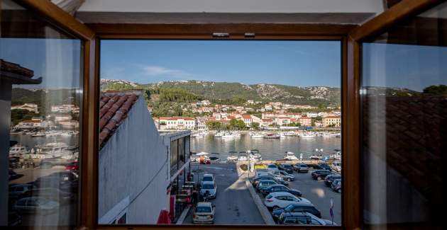 Apartments Vladimir / One bedroom apartment A4 - Island of Rab