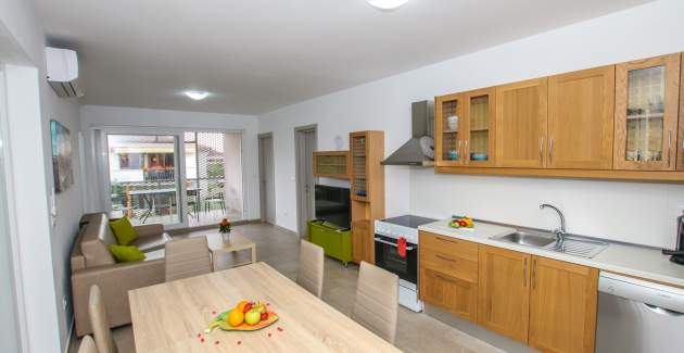 One-Bedroom Apartment Residence Elody III with Balcony and Pool
