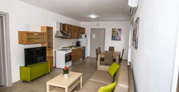 One-Bedroom Apartment Residence Elody III with Balcony and Pool