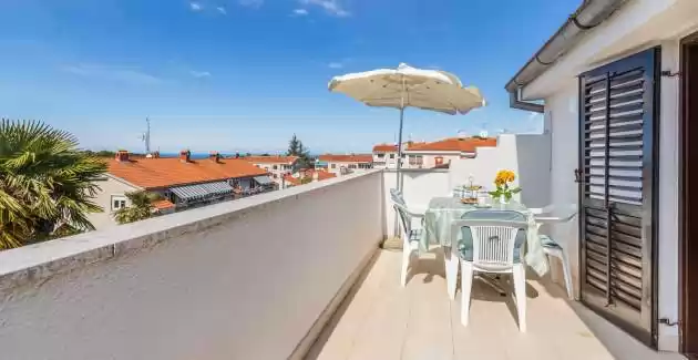 Ferienwohnung Ada auf dem Dachboden mit Meerblick - Poreč