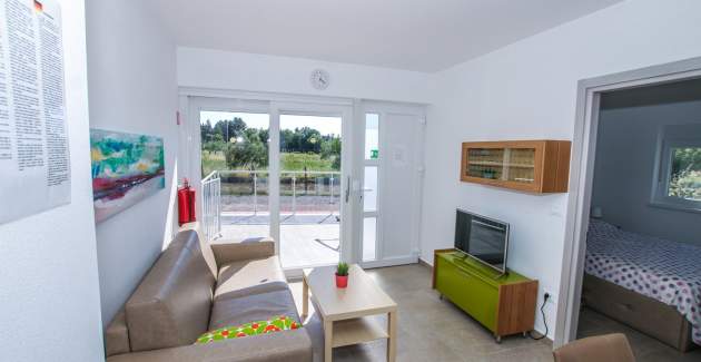 Appartamento Residence Elody VII Moderno con Terrazza e Vista Piscina