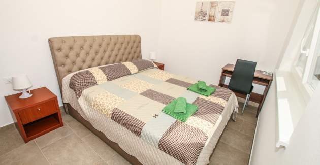 Three-Bedroom Apartment Residence Elody IX with Balcony and Pool View