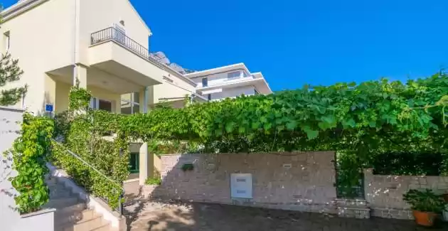 Apartment Luna with Pool