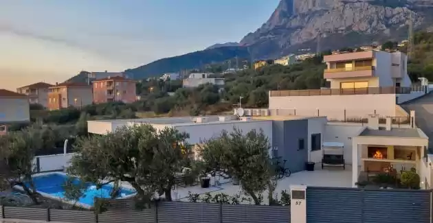 Villa di lusso Festina Lente a Makarska con piscina riscaldata