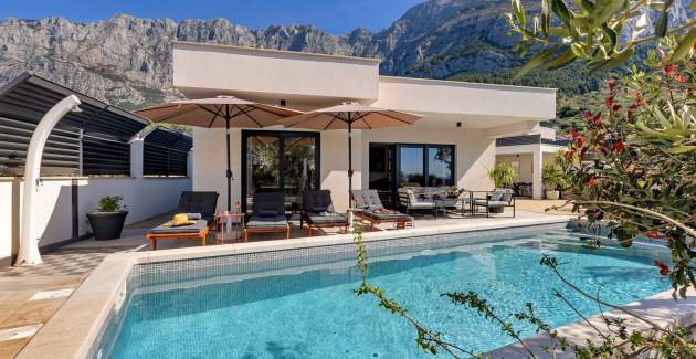 Villa di lusso Festina Lente a Makarska con piscina riscaldata