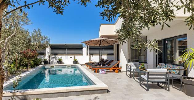 Villa di lusso Festina Lente a Makarska con piscina riscaldata