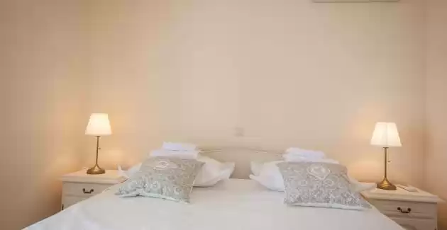  Luxury villa Retro