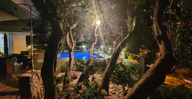Villa Kristina con piscina privata a Makarska