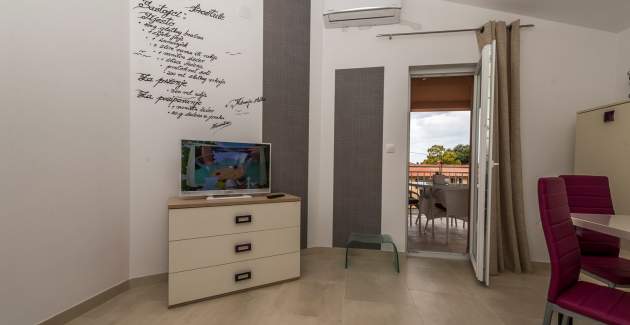 One-Bedroom Modern Apartment Noa I in Villa Valtrazza