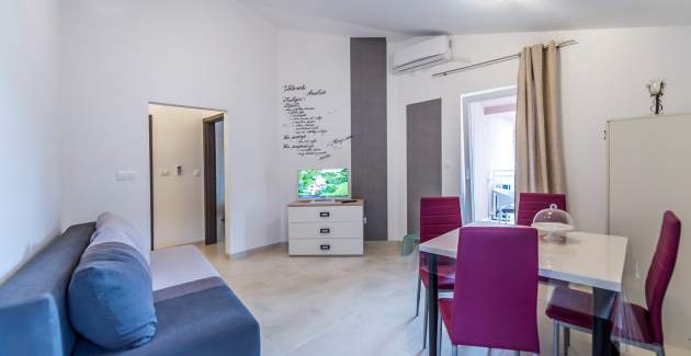 One-Bedroom Modern Apartment Noa I in Villa Valtrazza