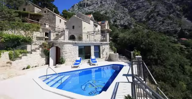 Villa Ivo i Bepo with heated pool in Makarska