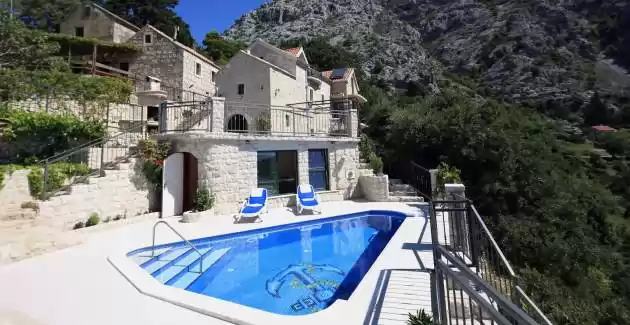 Villa Ivo i Bepo con piscina riscaldata a Makarska