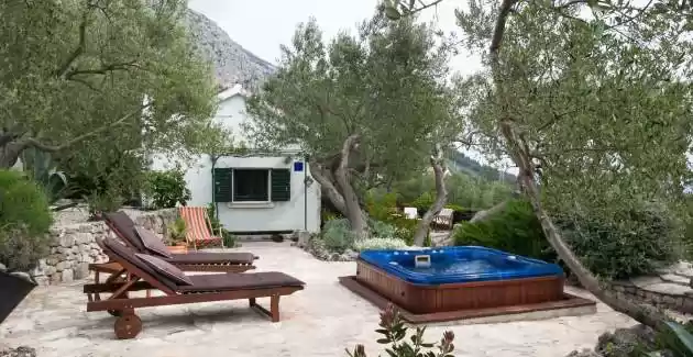 Ferienhaus Davor mit Whirlpool in Makarska