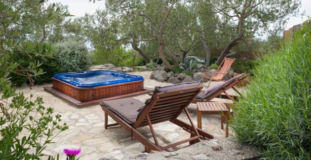 Holiday house Jano in Makarska, jacuzzi