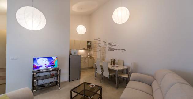 Apartment Noa III in der Villa Valtrazza mit Balkon und Poolblick