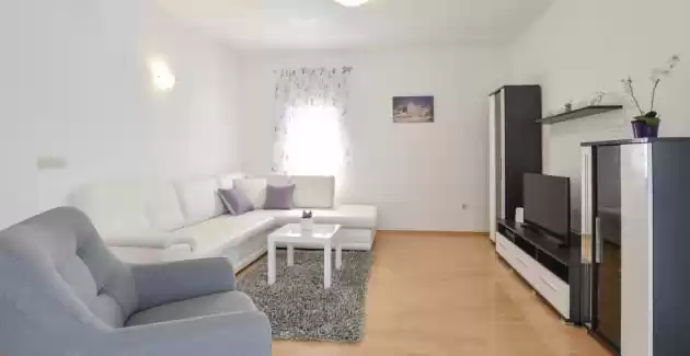 Villa Radosevic near Split, heated pool