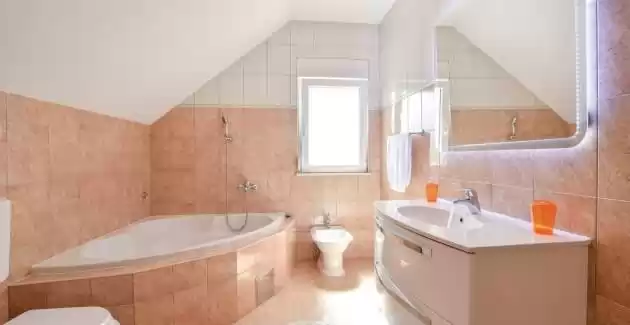 Villa Radosevic near Split, heated pool