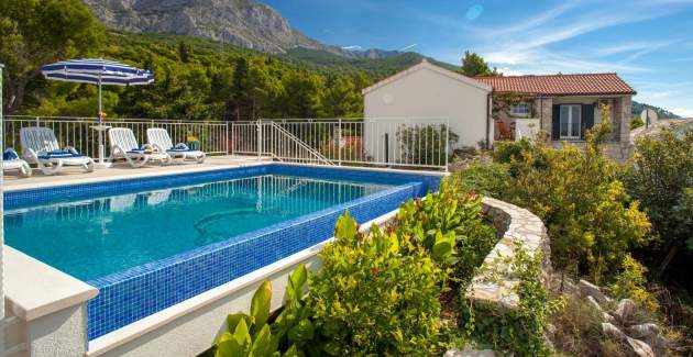 Villa Marta con piscina privata a Tucepi