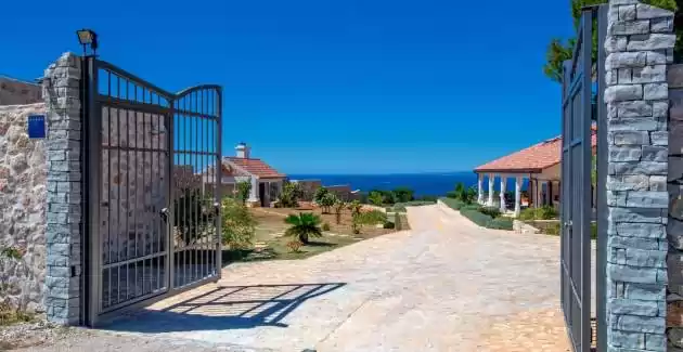 Luxury villa Fura
