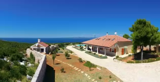 Luxury villa Fura